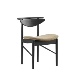 Karmstolen, eg olie/valnød af Finn Juhl<House of Finn Juhl Outlet