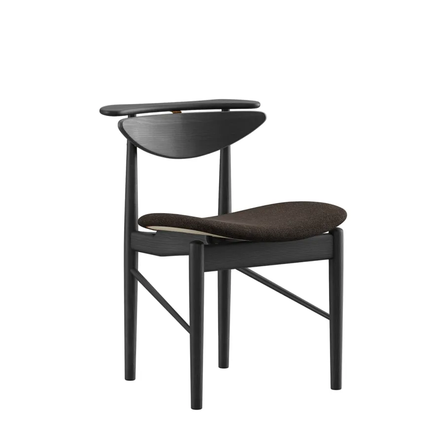 Karmstolen, eg olie/valnød af Finn Juhl<House of Finn Juhl Outlet