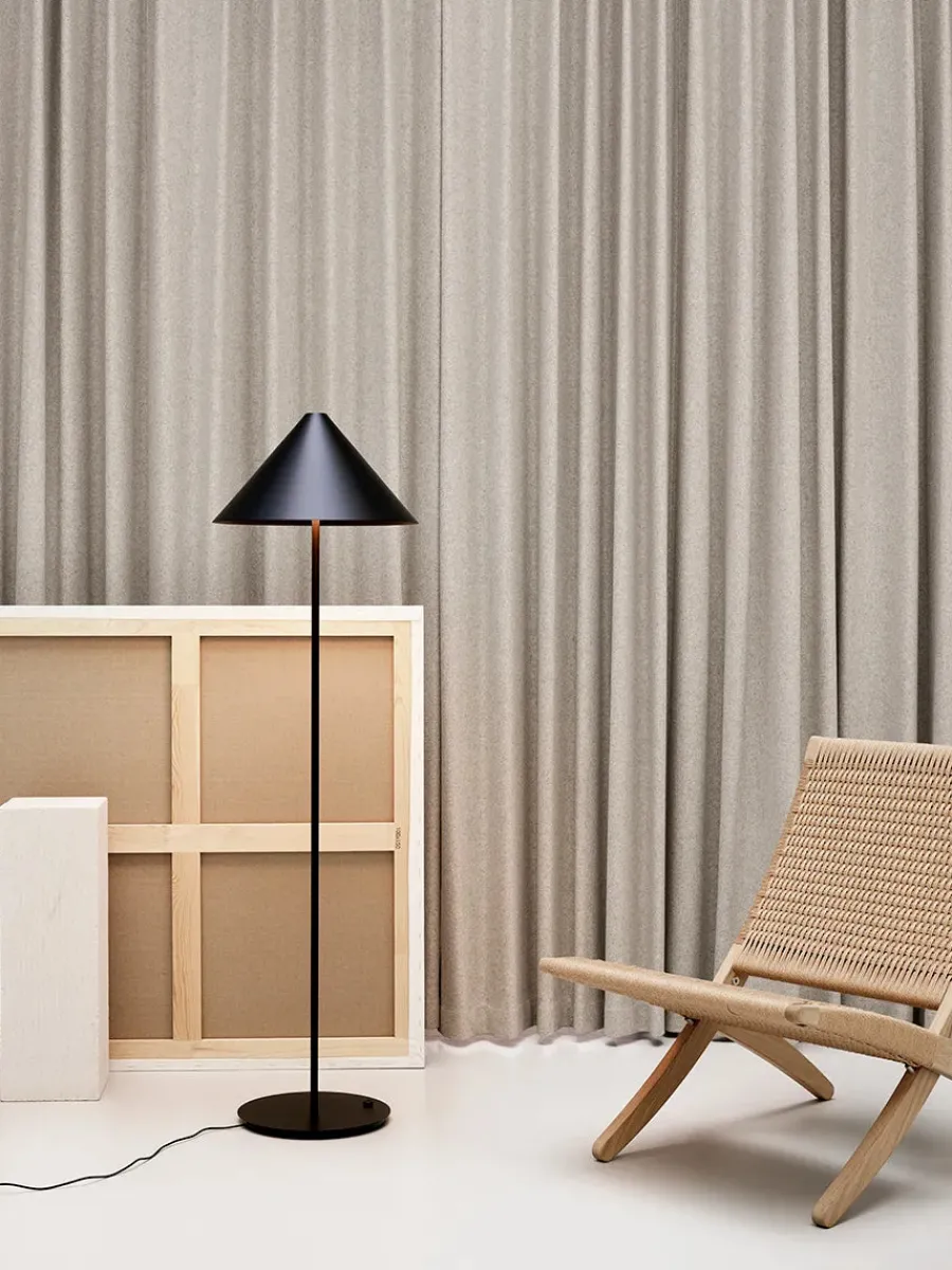 Keglen Gulvlampe fra<Louis Poulsen Clearance