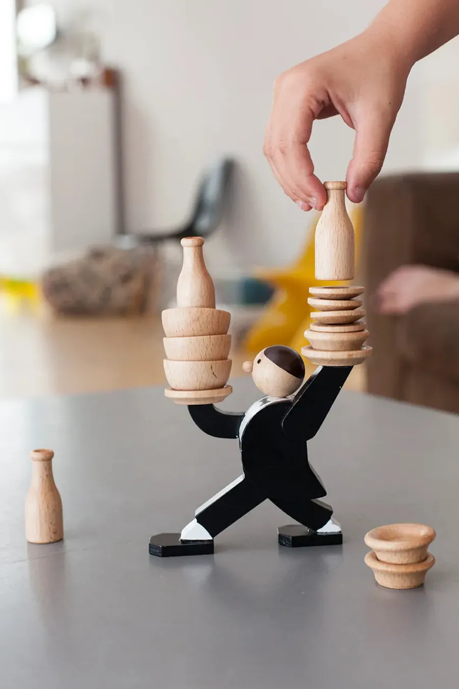 Don't Tip The Waiter, stacking game<Kikkerland Hot