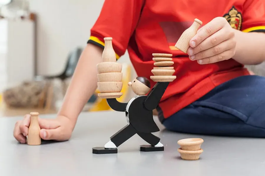 Don't Tip The Waiter, stacking game<Kikkerland Hot