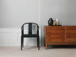 Kinastolen af Hans J. Wegner<Fritz Hansen Online