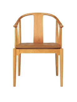 Kinastolen af Hans J. Wegner<Fritz Hansen Online
