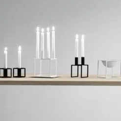 Kubus 4 Lysestage, bruneret kobber fra<Audo Copenhagen Discount