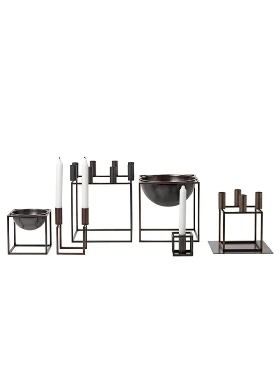 Kubus 4 Lysestage, bruneret kobber fra<Audo Copenhagen Discount