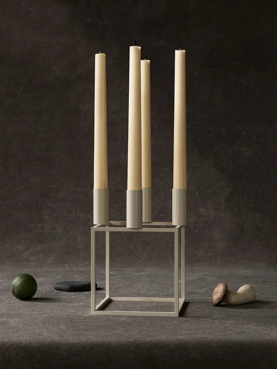 Kubus 4 Lysestage, hvid fra<Audo Copenhagen Best