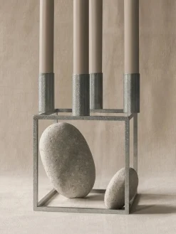 Kubus 4 Lysestage, sort fra<Audo Copenhagen New