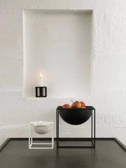 Kubus 1 Lysestage, sort fra<Audo Copenhagen