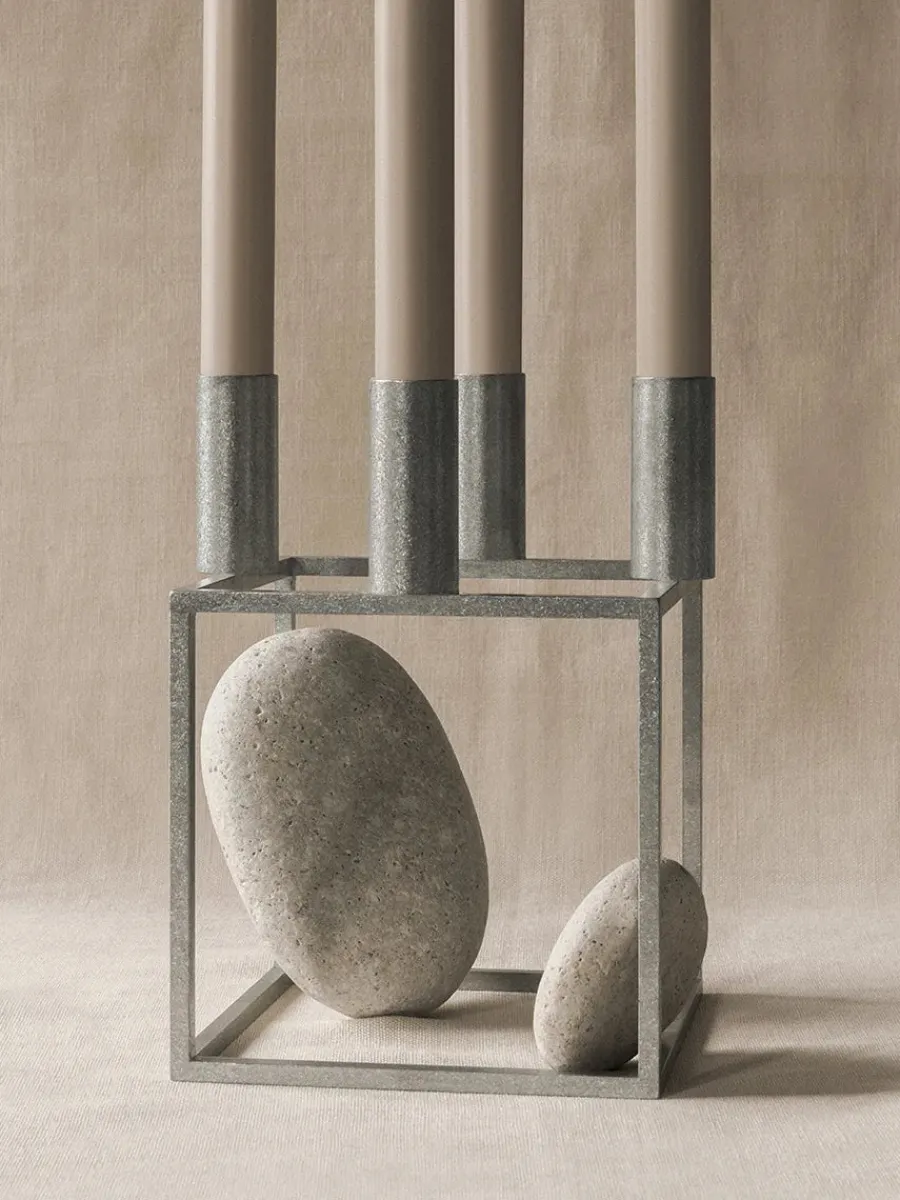 Kubus 4 Lysestage, zink fra<Audo Copenhagen Outlet