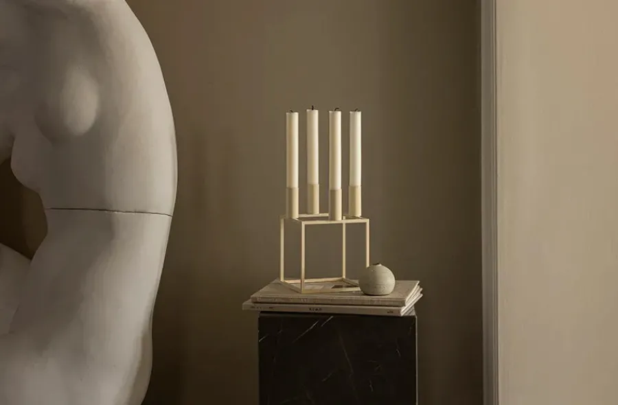 Kubus 4 Lysestage, zink fra<Audo Copenhagen Outlet