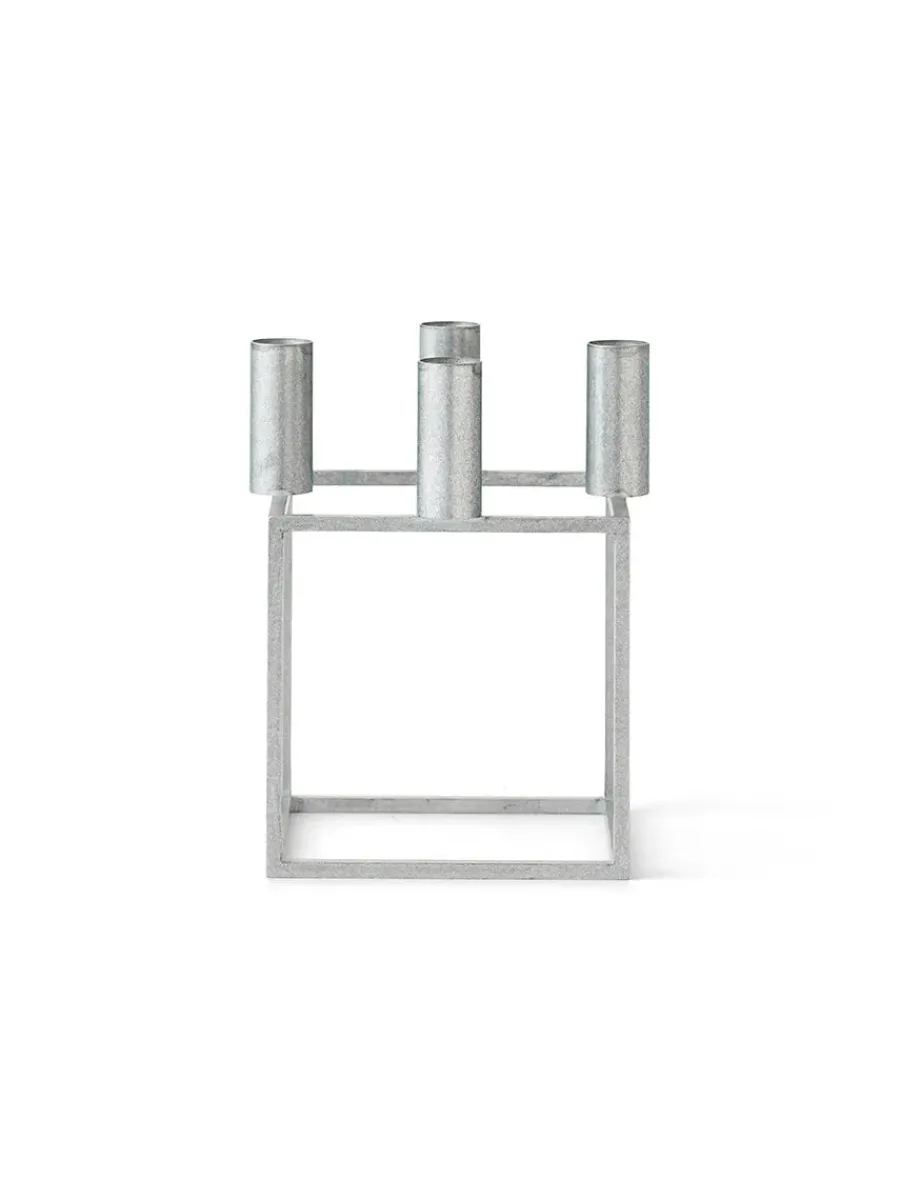 Kubus 4 Lysestage, zink fra<Audo Copenhagen Outlet