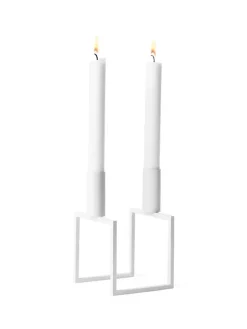 Kubus Line hvid lysestage fra<Audo Copenhagen Discount