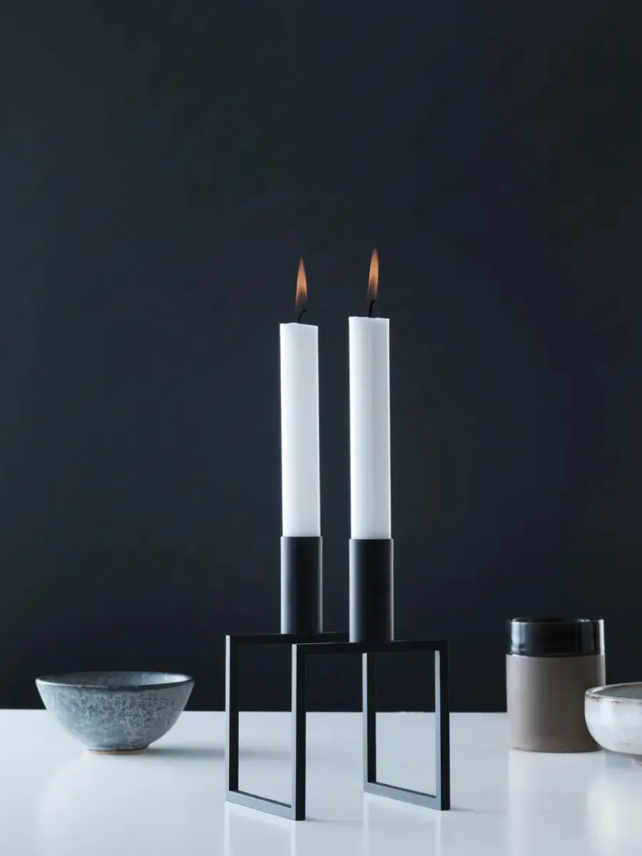 Kubus Line hvid lysestage fra<Audo Copenhagen Discount