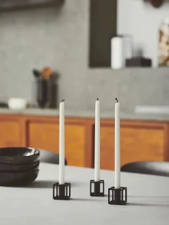 Kubus Micro lysestager, guldbelagt fra<Audo Copenhagen