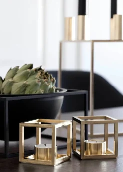 Kubus T Lysestage, hvid fra<Audo Copenhagen Online