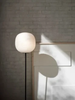 Lantern gulvlampe fra<New Works Online