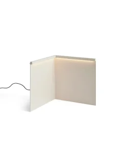 LBM Corner Bordlampe fra<HAY Outlet