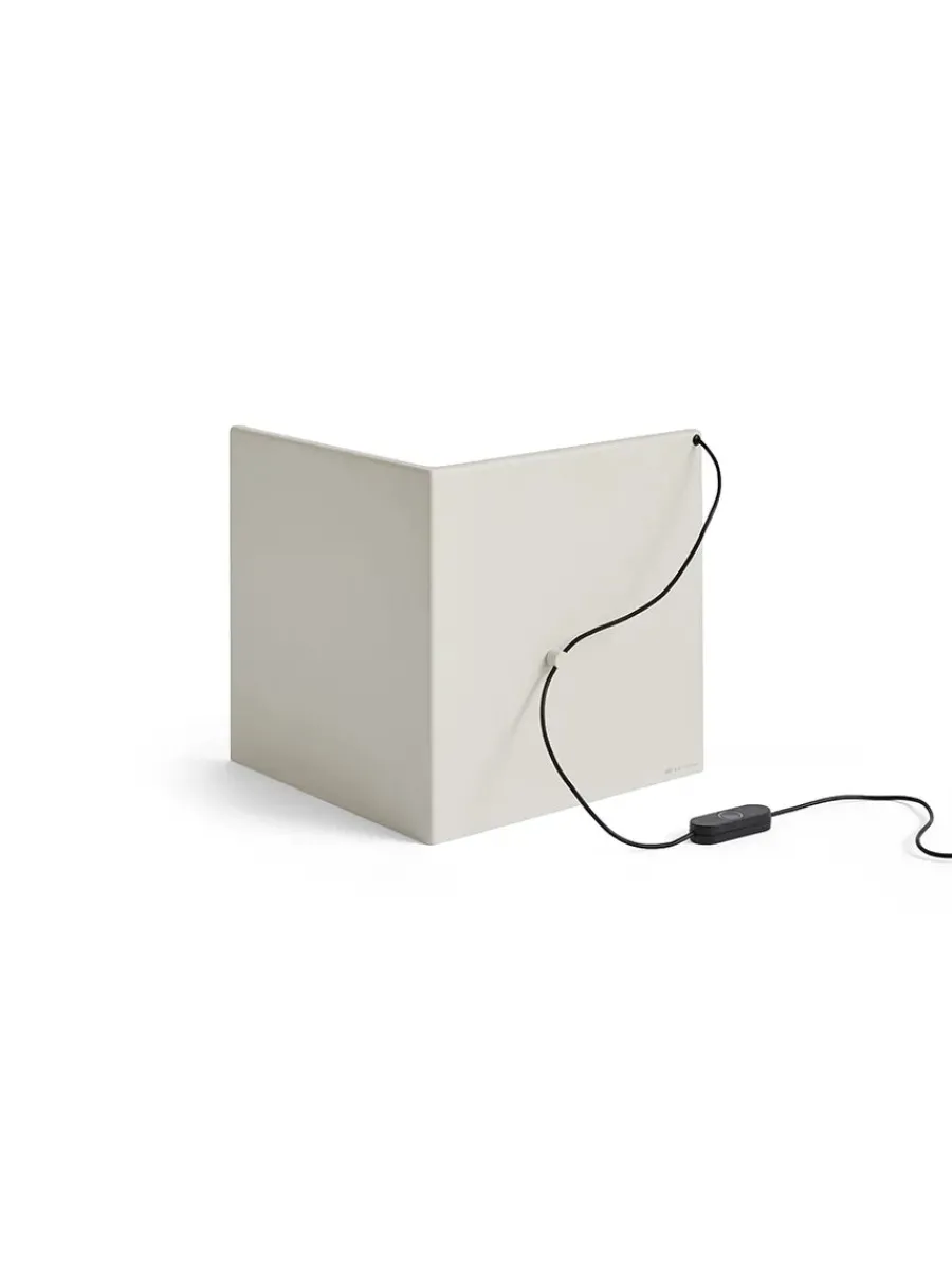 LBM Corner Bordlampe fra<HAY Outlet