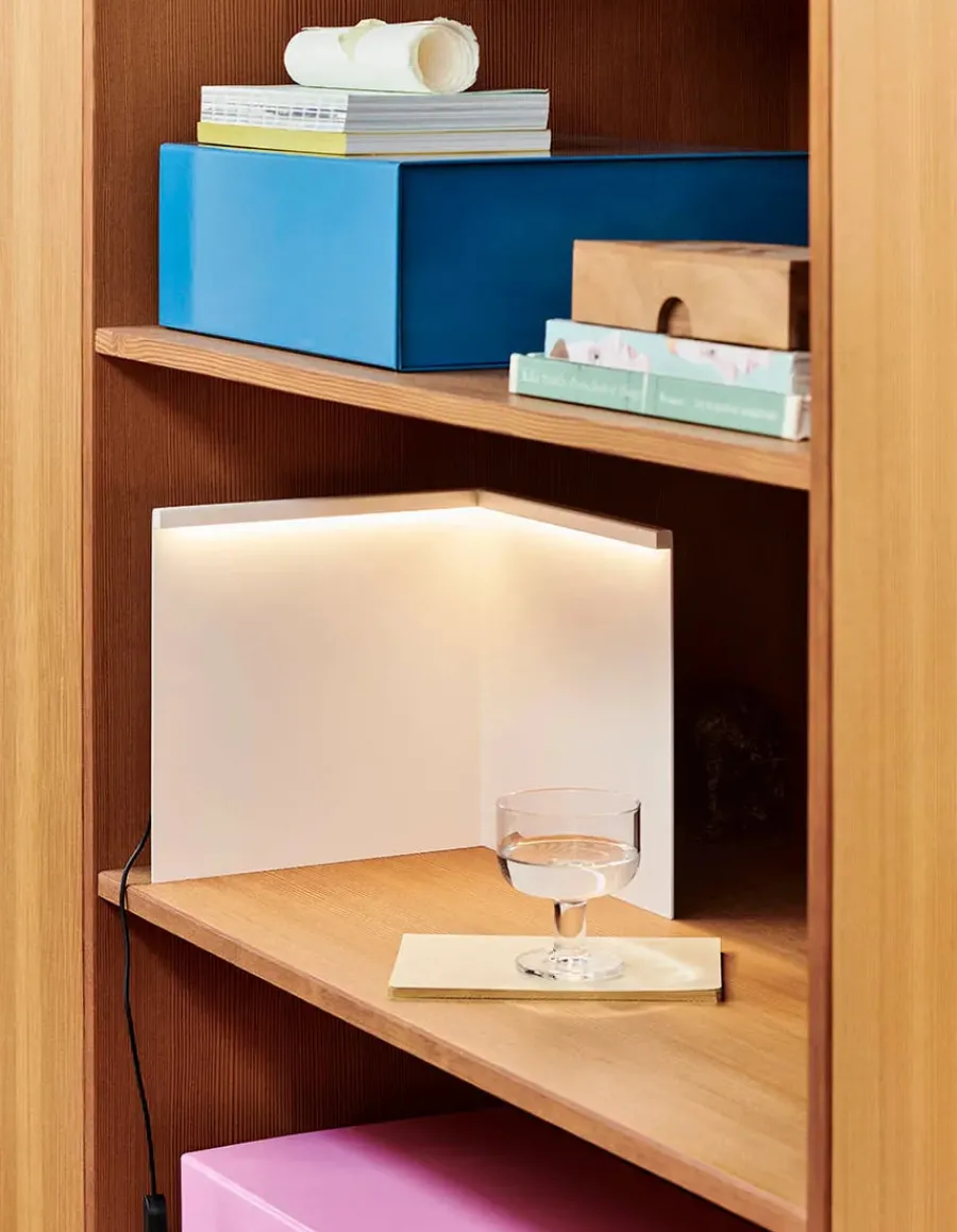 LBM Corner Bordlampe fra<HAY Outlet