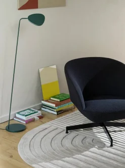 Leaf Floor Lamp fra<Muuto Online