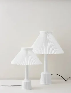 Lille Esben Klint bordlampe fra Lyngby Porcelæn<Le Klint Online