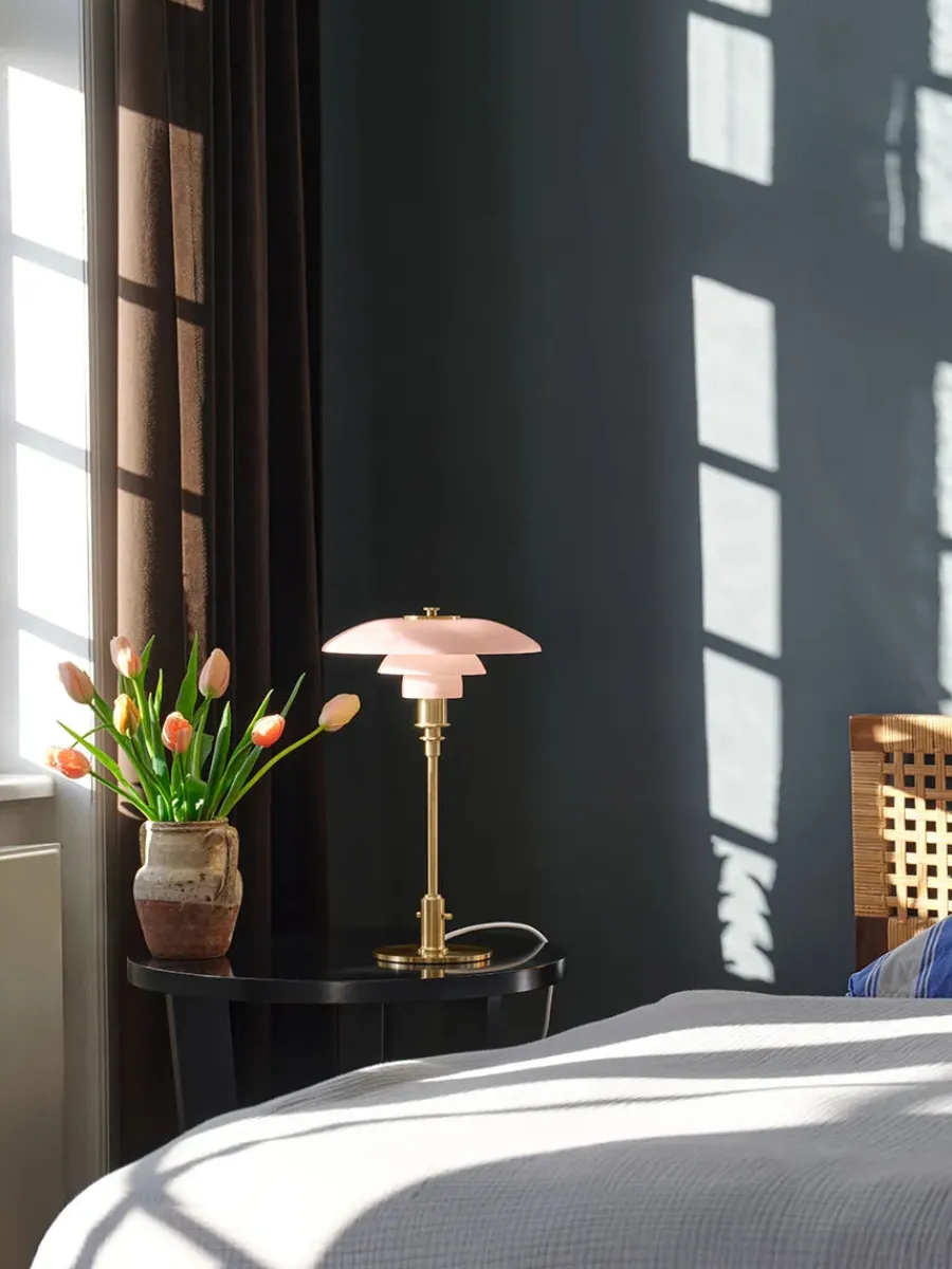 Limited Edition 2025 PH 3/2 Bordlampe fra<Louis Poulsen New