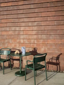 Linear Steel Armchair fra<Muuto New