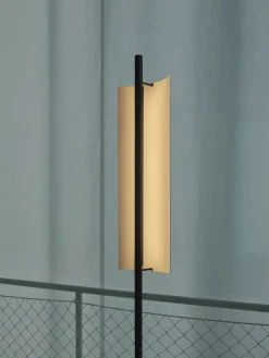 Lámina 45 Gulvlampe fra Santa and Cole<Santa & Cole Sale