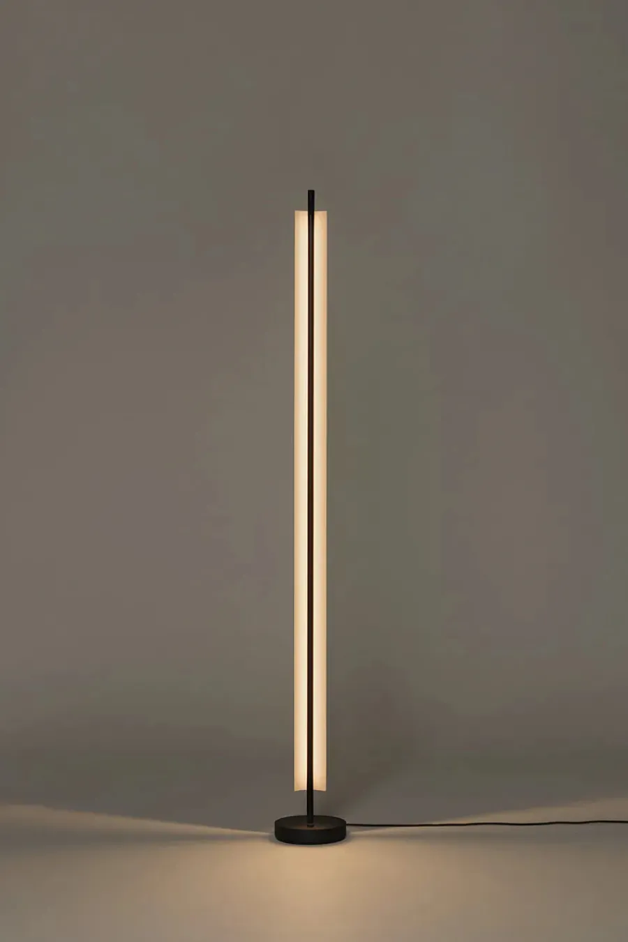 Lámina 165 Gulvlampe fra Santa and Cole<Santa & Cole Sale