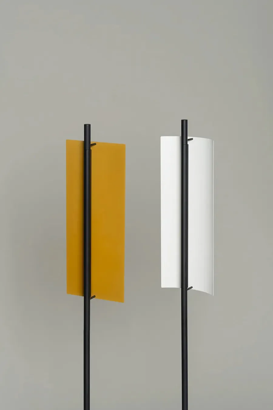 Lámina Dorada 45 Gulvlampe fra Santa and Cole<Santa & Cole Best