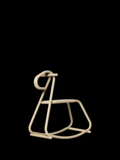 Lussi Rocking Horse – skulpturel gyngehest fra<Ferm Living Best