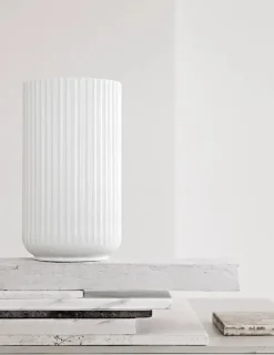 Lyngbyvasen i mørk grøn, H31 cm fra<Lyngby Porcelæn New