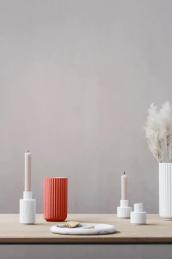 Lyngbyvasen i rød, H15,5 cm fra<Lyngby Porcelæn Clearance