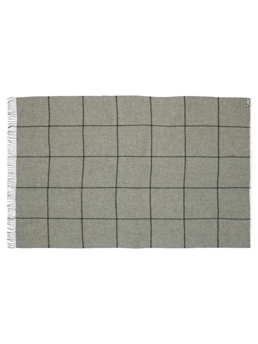 Mandø Plaid, nordic grey fra<Silkeborg Uldspinderi Hot