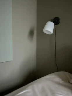 Material væglampe fra<New Works Discount