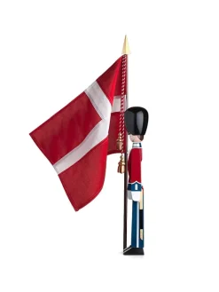 Mellem Fanebærer af<Kay Bojesen