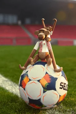 Mini Abe x DBU 86 Away af<Kay Bojesen Best