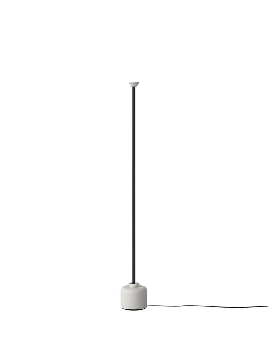 Model 1095 Gulvlampe fra<Astep Discount