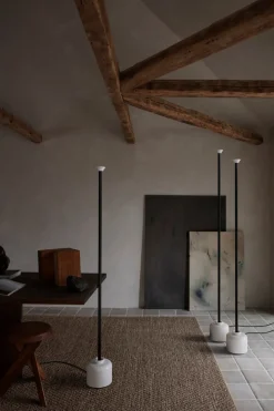 Model 1095 Gulvlampe fra<Astep Discount