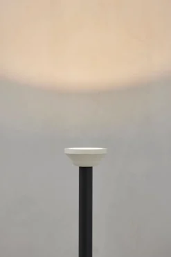 Model 1095 Gulvlampe fra<Astep Discount