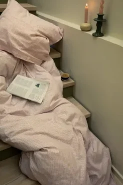 Monochrome Lines Sengetøj, okker/hvid fra<Juna