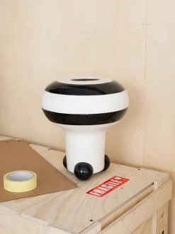 Mushroom Vase, black fra<raawii Hot