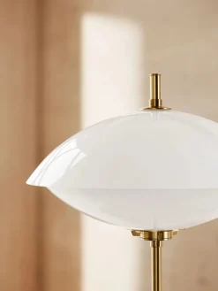 Musling Gulvlampe fra<Fritz Hansen Online