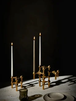 Nagel Lysestage, børstet messing fra<STOFF Nagel Outlet