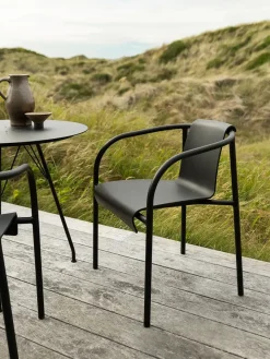 Nami Spisestol m/armlæn fra<Houe