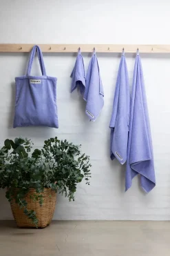 Naram towel - Lavender Blue fra<Bongusta Outlet