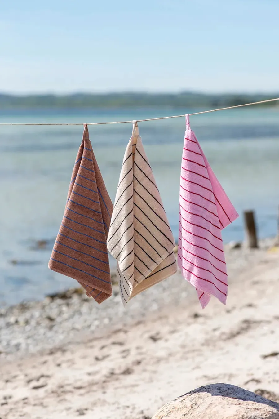 Naram towel - Soft Fuchsia fra<Bongusta Outlet