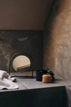 Nimbus Table Mirror fra<Audo Copenhagen