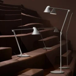 NJP gulvlampe fra<Louis Poulsen Hot