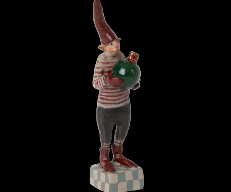 Noilly Noël, No. 32 Nissedreng med grøn julekugle fra 2025<Maileg Best